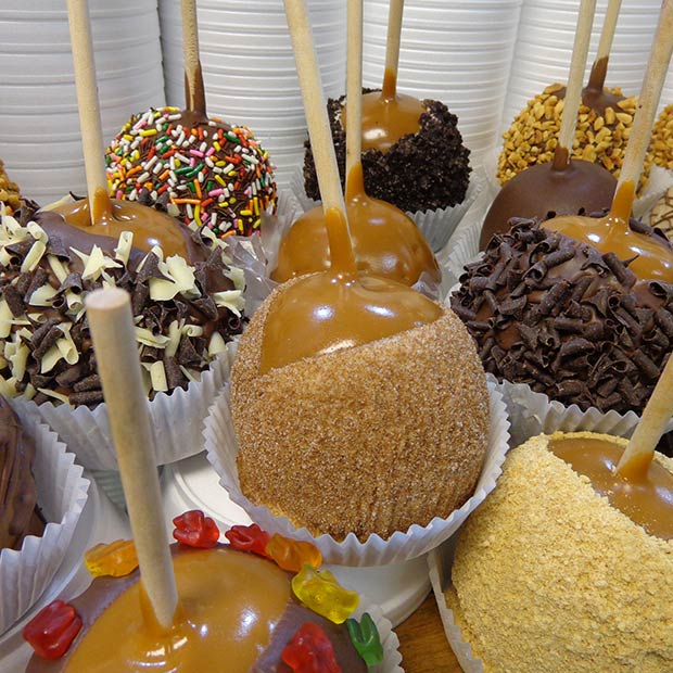 Fudge-Factory-Farm-Candy-Apples-Caramel-Apples